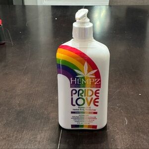 Hempz Pride Love Herbal Moisturizer with Rainbow Design